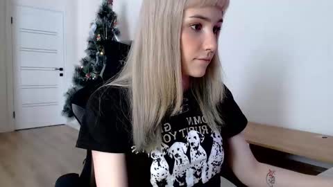 18 y.o online show from February 18, 2025, 11:33 am