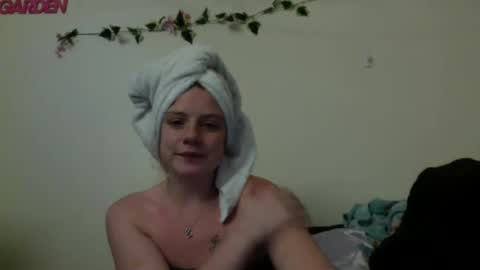 princesssnowflk84 online show from June 22, 2026, 6:38 pm