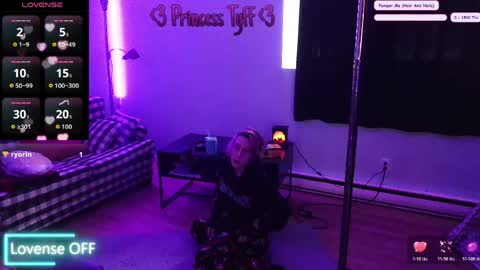 Snapshot of princesstyff chatting on April 7, 2026, 11:54 am Tyff et Blast online show from April 7, 2026, 11:54 am