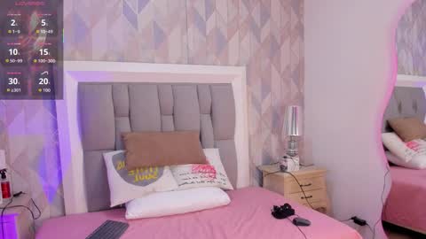 Snapshot of princsgirl_ chatting on October 26, 2025, 6:58 pm Marcela online show from October 26, 2025, 6:58 pm