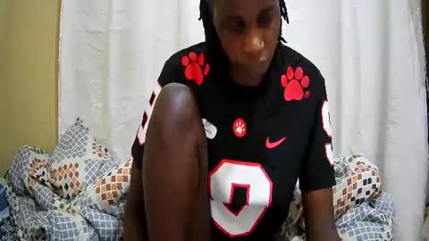 pritty_amber online show from June 16, 2026, 1:36 pm