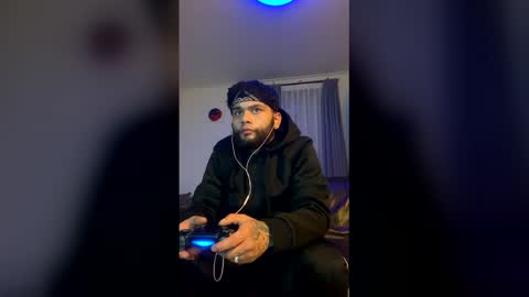 privekeanu23 online show from January 19, 2026, 4:38 am