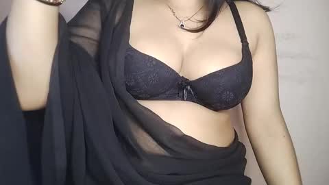 priyu_ online show from November 8, 2025, 9:09 am