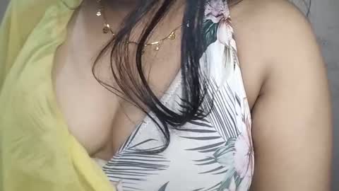 priyu_ online show from February 1, 2026, 9:46 pm