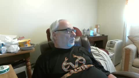 prlbob77 online show from February 8, 2026, 6:11 pm