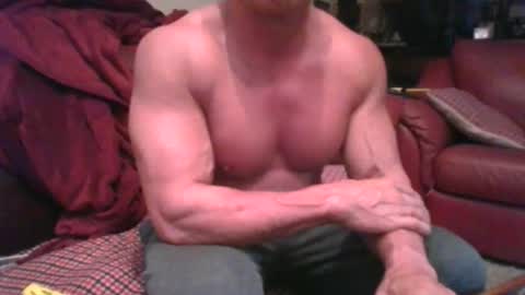 MUSCLEGOD online show from May 5, 2026, 7:55 pm