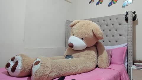 Snapshot of profanared chatting on January 21, 2025, 4:16 pm Profana Red online show from January 21, 2025, 4:16 pm