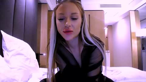 Snapshot of project_barbara chatting on December 27, 2024, 9:43 pm Barbara online show from December 27, 2024, 9:43 pm