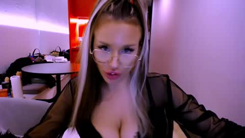 Snapshot of project_barbara chatting on January 20, 2025, 1:50 am Barbara online show from January 20, 2025, 1:50 am