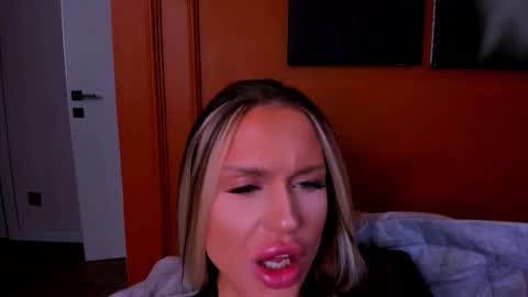 Snapshot of project_barbara chatting on February 28, 2025, 6:31 pm Barbara online show from February 28, 2025, 6:31 pm