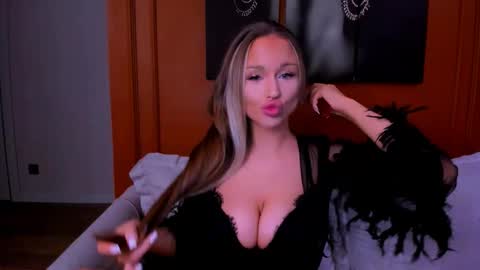 Snapshot of project_barbara chatting on March 2, 2025, 9:42 am Barbara online show from March 2, 2025, 9:42 am
