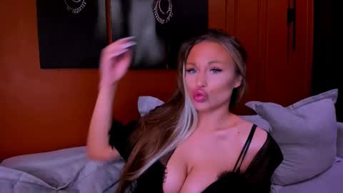Snapshot of project_barbara chatting on March 10, 2025, 12:26 pm Barbara online show from March 10, 2025, 12:26 pm
