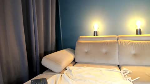 Snapshot of project_raven chatting on September 12, 2025, 6:30 pm Raven  but you can call me sweetie or honey too  online show from September 12, 2025, 6:30 pm