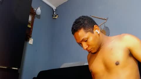 Snapshot of prometo23cm chatting on February 10, 2025, 2:59 pm Grande y Gruesa online show from February 10, 2025, 2:59 pm