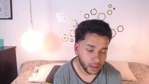 Adris  Juan online show from October 18, 2025, 2:03 am