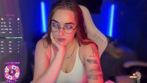 Queen of Pain online show from December 19, 2025, 5:14 am