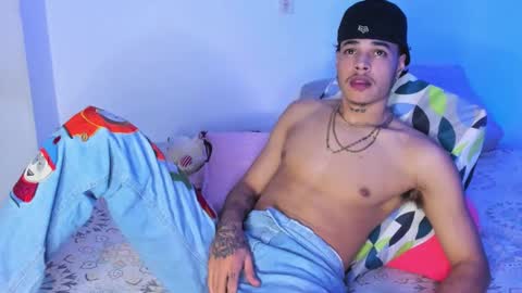 puca_and_garu online show from April 24, 2026, 2:36 am