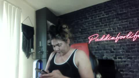 Snapshot of puddinforlife chatting on March 27, 2026, 1:33 pm Krystle online show from March 27, 2026, 1:33 pm