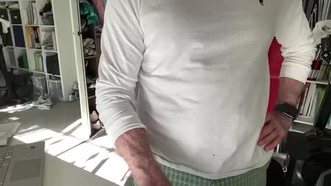 Snapshot of puffiest chatting on January 18, 2026, 7:45 am puffiest online show from January 18, 2026, 7:45 am