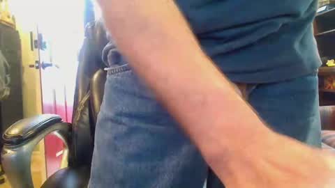 pulltoy1 online show from January 4, 2025, 4:11 pm