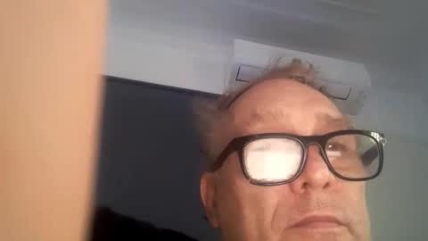 punknudist online show from September 19, 2025, 11:05 pm