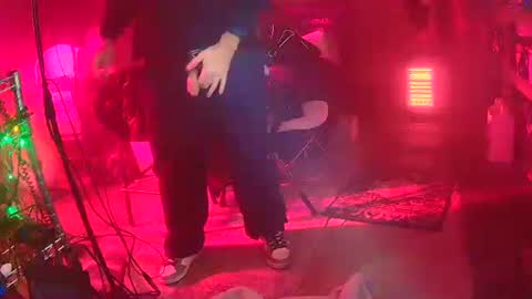 punkrunr083 online show from February 13, 2025, 7:35 am