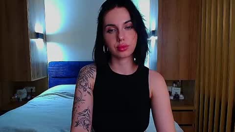 Julia online show from July 6, 2026, 3:47 pm