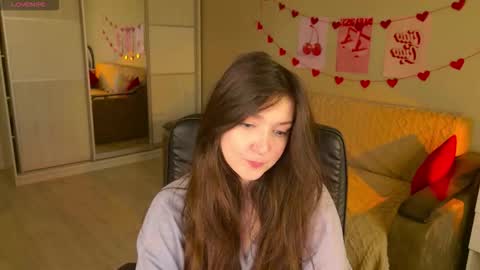 Bella online show from October 29, 2025, 5:42 am