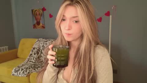 Bella online show from February 17, 2026, 5:37 am