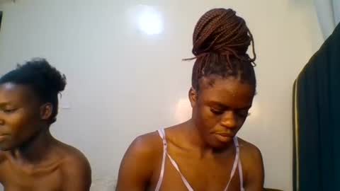 Snapshot of purple_honey2 chatting on July 15, 2026, 3:28 pm Honey online show from July 15, 2026, 3:28 pm