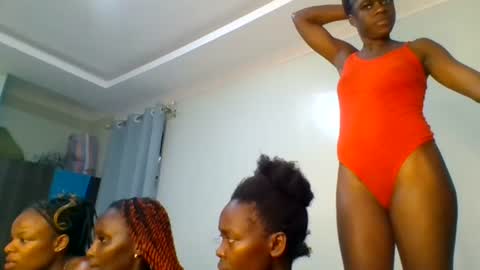Snapshot of purple_honey2 chatting on July 17, 2026, 5:36 am Honey online show from July 17, 2026, 5:36 am