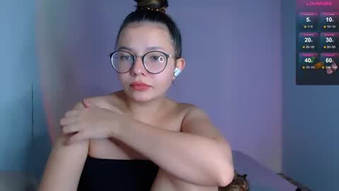 Carolyn online show from September 16, 2025, 11:22 am