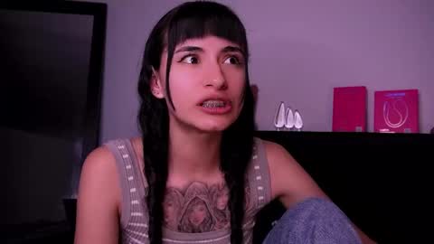 Alynn online show from March 21, 2026, 8:19 am