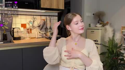 Snapshot of purrpure chatting on October 10, 2025, 7:13 pm Aileen online show from October 10, 2025, 7:13 pm