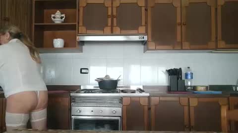 Mary online show from October 20, 2025, 10:27 am