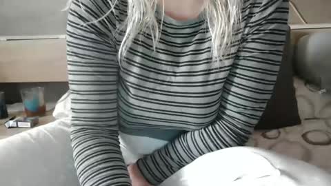 Snapshot of pussy_for_u chatting on February 4, 2025, 9:49 am Lara online show from February 4, 2025, 9:49 am