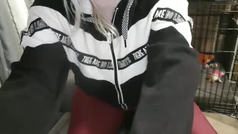 Snapshot of pussy_for_u chatting on February 10, 2025, 6:35 pm Lara online show from February 10, 2025, 6:35 pm
