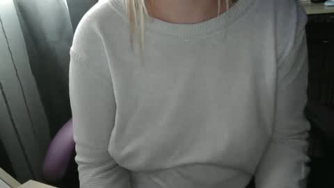 Snapshot of pussy_for_u chatting on February 17, 2025, 5:10 pm Lara online show from February 17, 2025, 5:10 pm