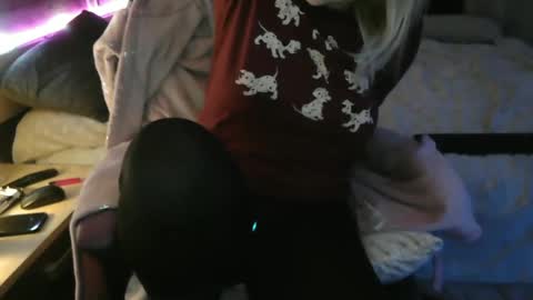 Snapshot of pussy_for_u chatting on March 8, 2025, 10:45 pm Lara online show from March 8, 2025, 10:45 pm