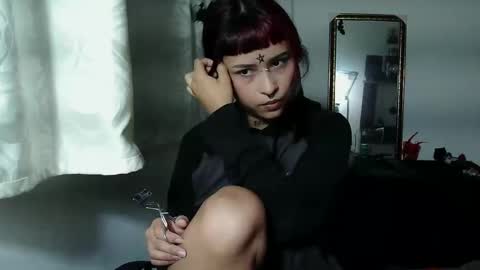 Katiux online show from October 12, 2025, 11:37 pm