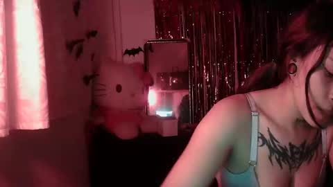 Katiux online show from October 22, 2025, 2:34 am