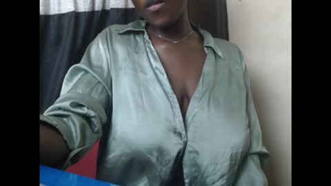 Snapshot of pussydollurz chatting on October 1, 2025, 12:27 am pussydollurz online show from October 1, 2025, 12:27 am