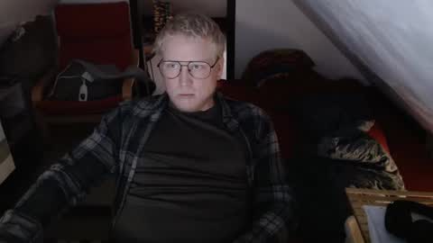 Snapshot of pussylovercb chatting on September 30, 2025, 9:25 am pussylovercb online show from September 30, 2025, 9:25 am