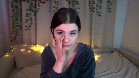 Snapshot of pyro_flerrr chatting on September 19, 2025, 6:52 pm Ava online show from September 19, 2025, 6:52 pm