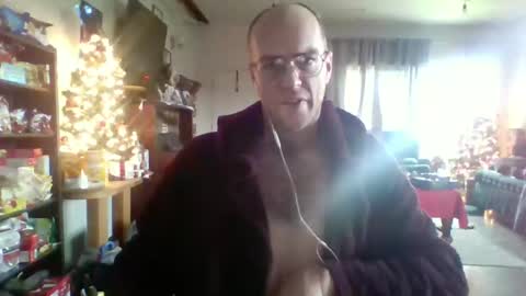 q2phq2ph online show from December 18, 2025, 5:30 pm