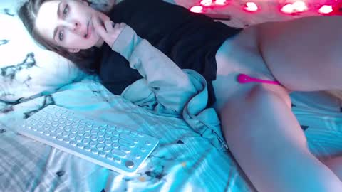 Snapshot of q_t_pie chatting on January 3, 2025, 10:40 pm Lita rat online show from January 3, 2025, 10:40 pm