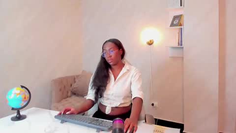 Snapshot of qeen_blackk chatting on March 7, 2025, 1:07 pm Shekoni Schedule 700 - 1400 gtm-5 online show from March 7, 2025, 1:07 pm