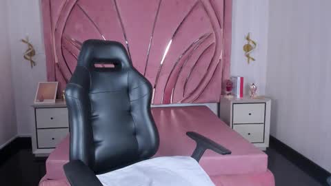 Snapshot of qeen_blackk chatting on October 24, 2025, 9:00 pm Shekoni Schedule 700 - 1400 gtm-5 online show from October 24, 2025, 9:00 pm