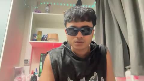 Snapshot of qosmo123 chatting on March 31, 2026, 2:35 am qosmo123 online show from March 31, 2026, 2:35 am