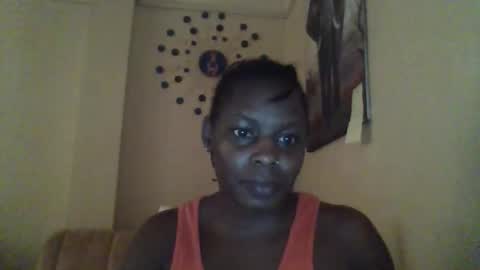 queen20256 online show from October 15, 2025, 11:54 am